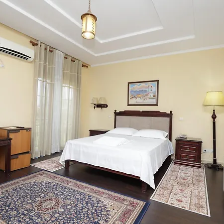 호텔 Serenata Korcare Resort Mirash