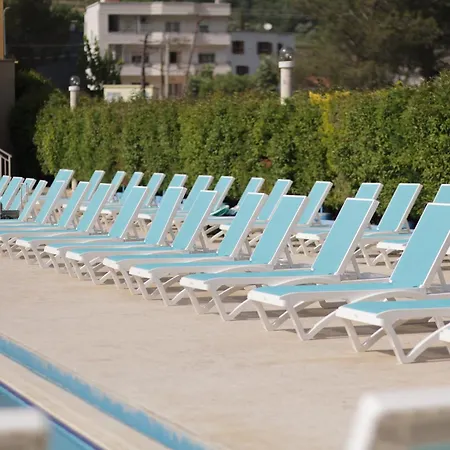 Serenata Korcare Resort 호텔