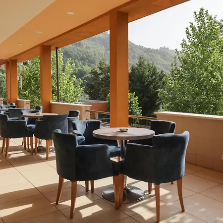 호텔 Serenata Korcare Resort Mirash