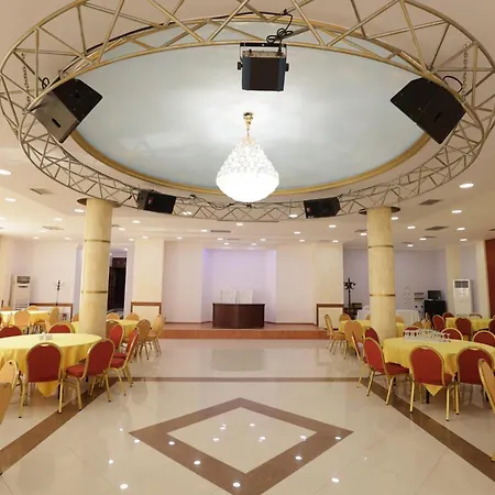 Serenata Korcare Resort 호텔