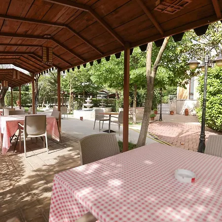 Serenata Korcare Resort 호텔 Mirash