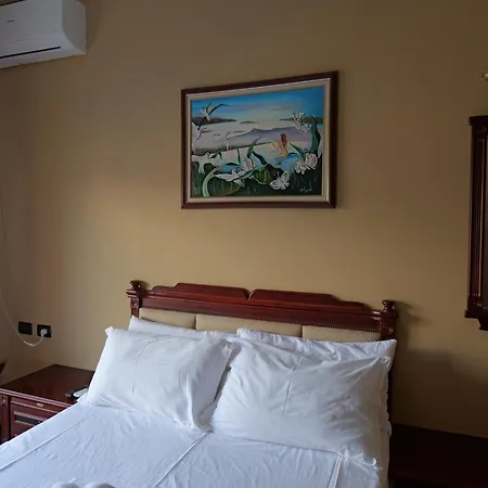Serenata Korcare Hotel