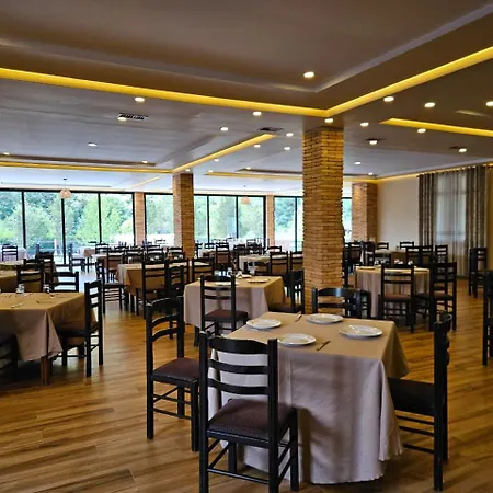 Serenata Korcare Hotel 4*