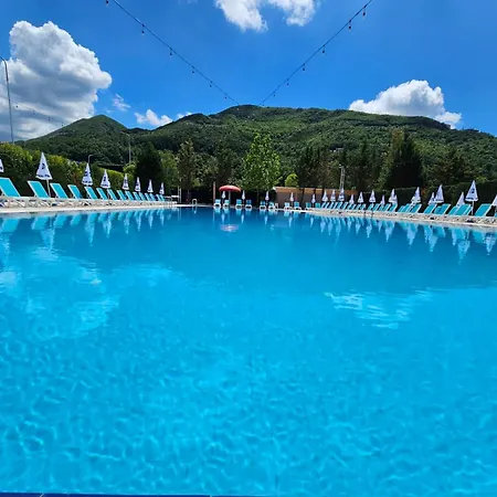 Serenata Korcare Hotel Mirash