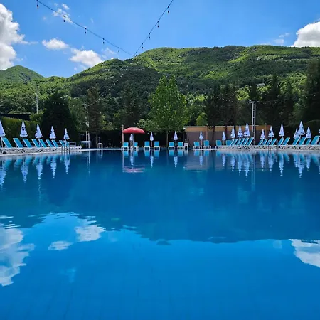 Serenata Korcare Hotel