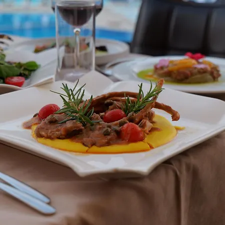 Serenata Korcare Hotel
