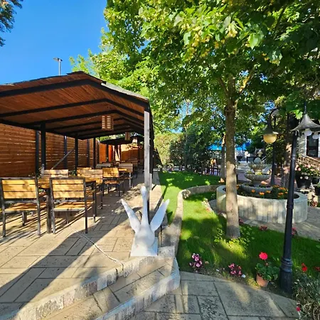Serenata Korcare Hotel Mirash