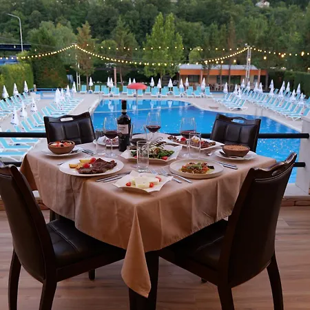 Serenata Korcare Hotel 4*